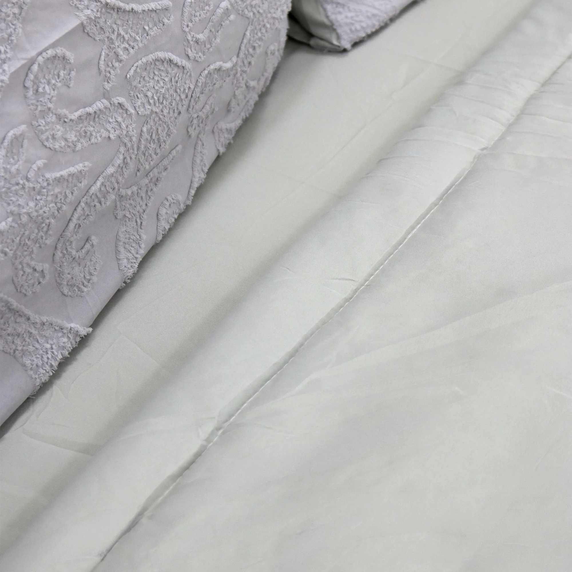 Parure de lit 4pcs 2x220x240cm / 2x50x70cm modèle 1 - Image 4