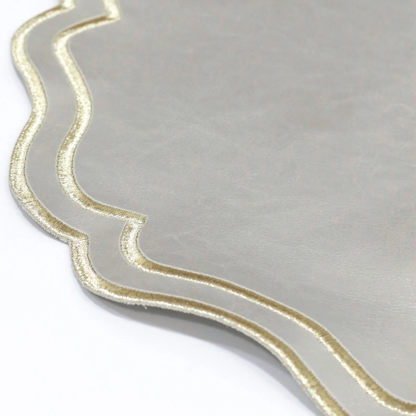 Set 3 sets de table ovales en simili cuir Mchenef 39cm - Image 9