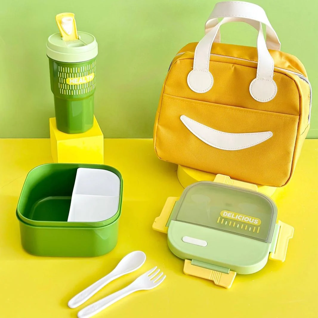 Set lunch box 1250ML + gourde 550ML en plastique + sac isotherme - Image 3