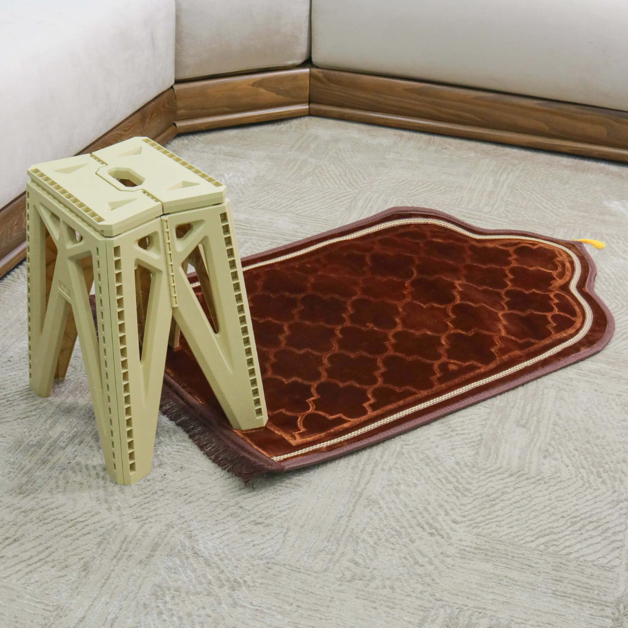 Set tapis prière en velours 115x70cm + tabouret pliable 28x23x45cm - Image 3