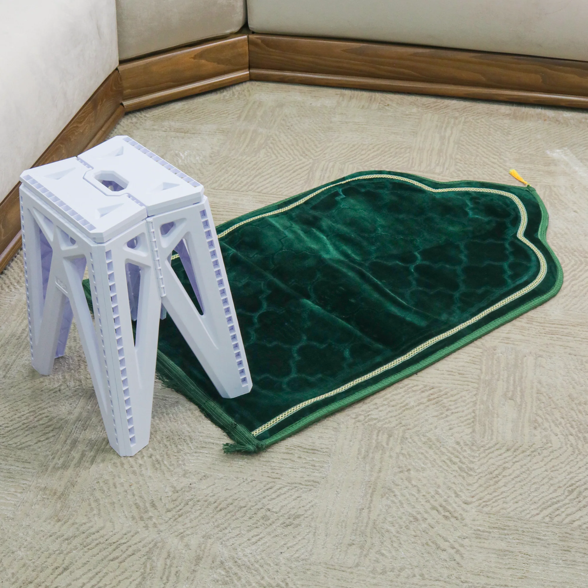 Set tapis prière en velours 115x70cm + tabouret pliable 28x23x45cm - Image 4